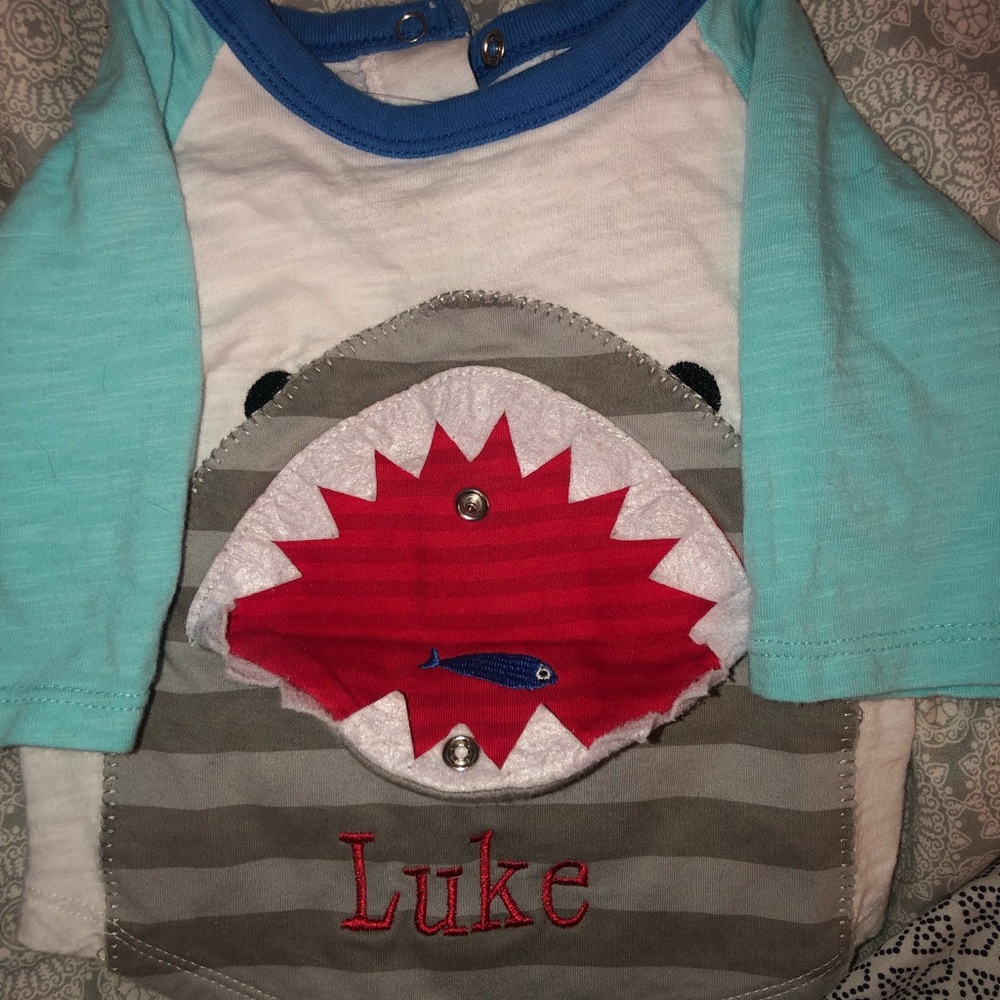 Embroidered shark shirt “Luke”